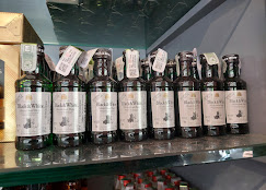 Black & White scotch whisky miniatures